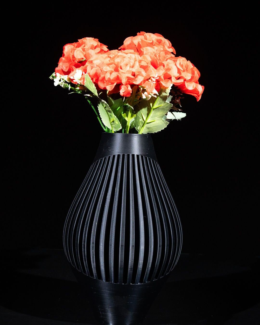 Rinex Vase - Versatile Greenery Holder for Indoor and Outdoor Use