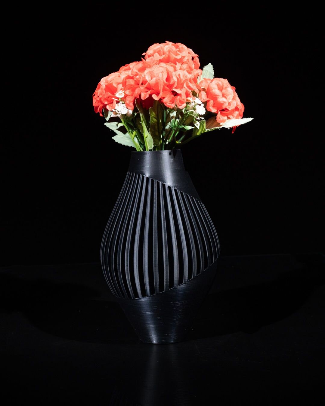 Rinex Vase - Versatile Greenery Holder for Indoor and Outdoor Use