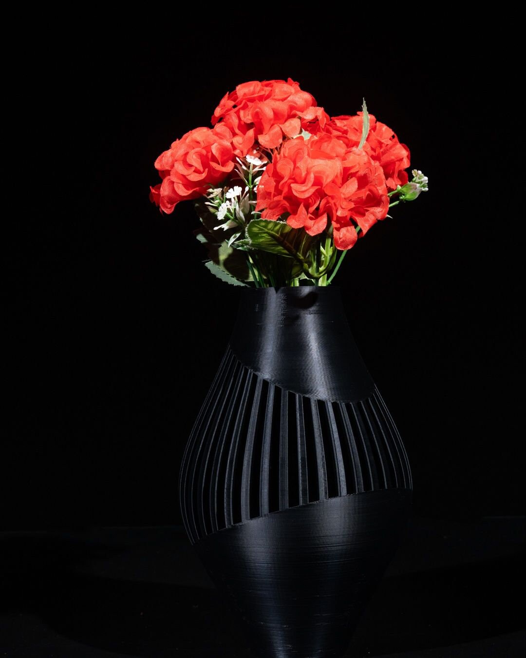 Rinex Vase - Versatile Greenery Holder for Indoor and Outdoor Use