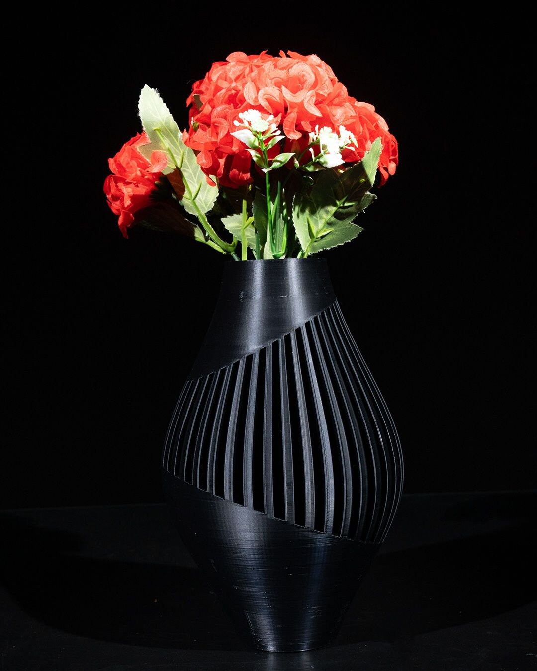 Rinex Vase - Versatile Greenery Holder for Indoor and Outdoor Use