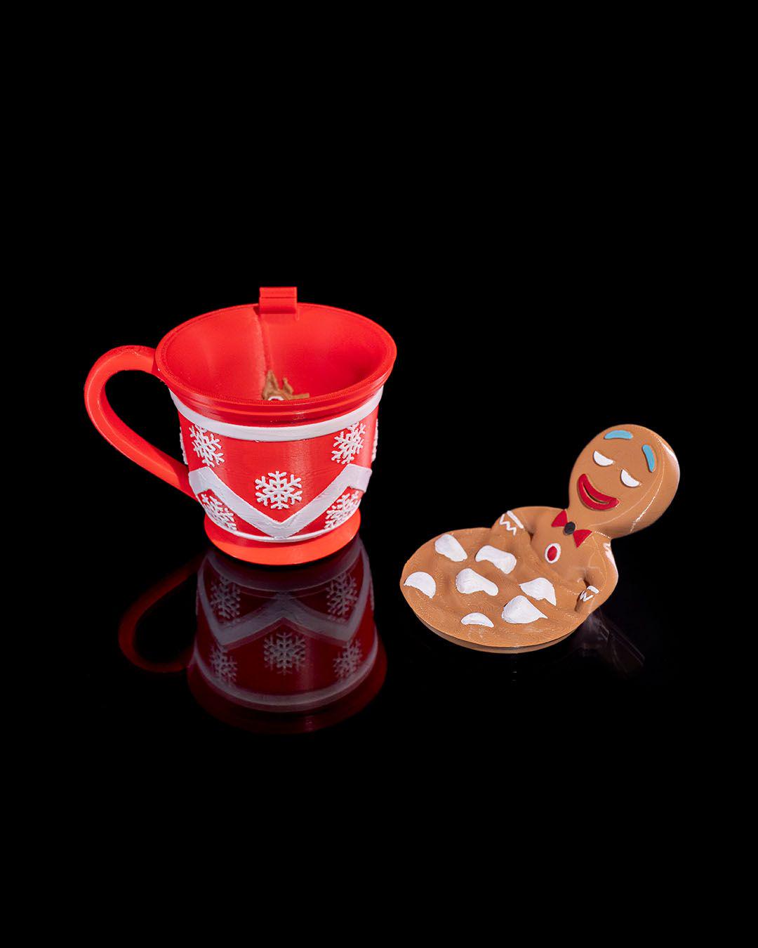 Gingerbread Man Holiday Mug – Hot Cocoa Jacuzzi with Secret Storage