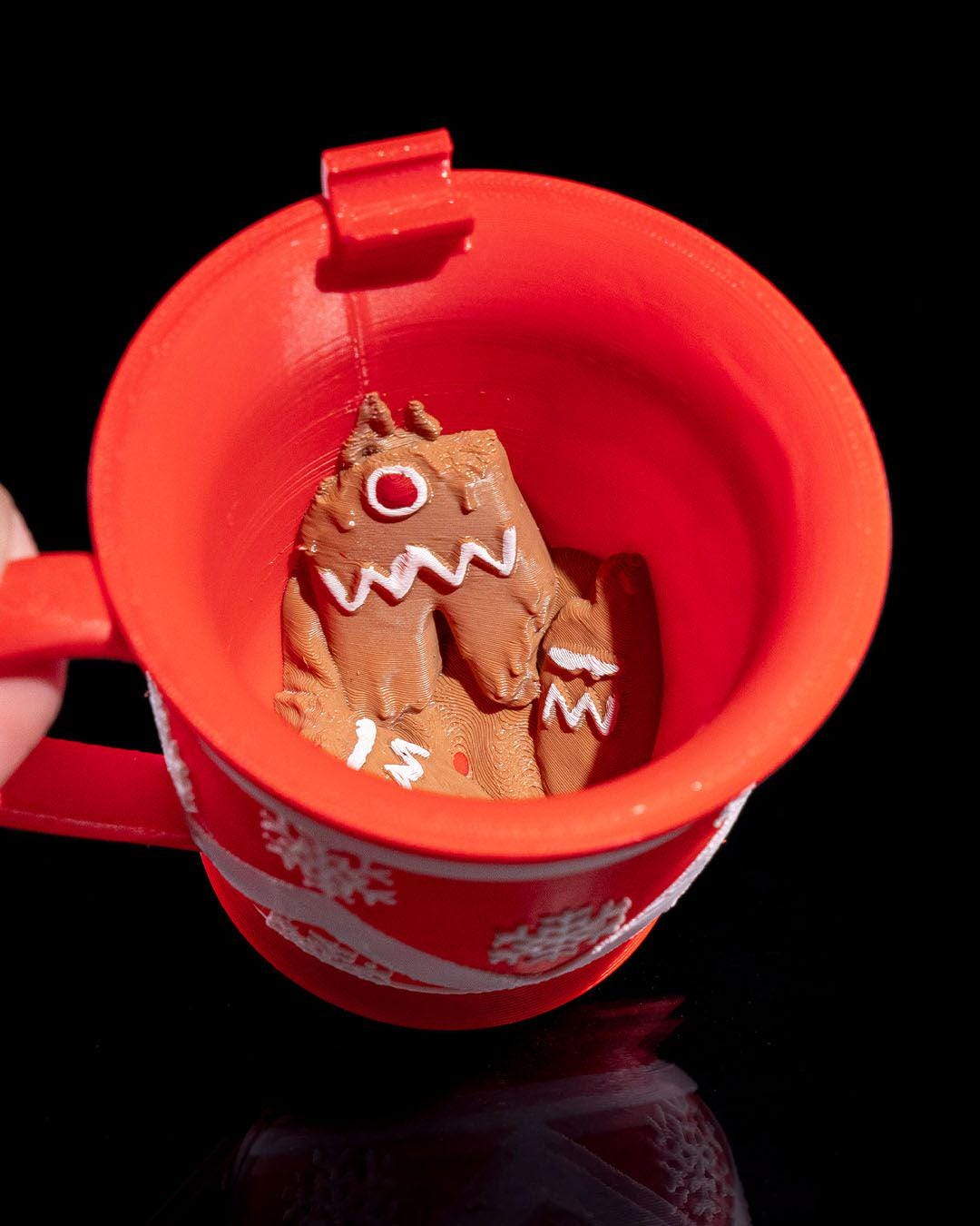 Gingerbread Man Holiday Mug – Hot Cocoa Jacuzzi with Secret Storage