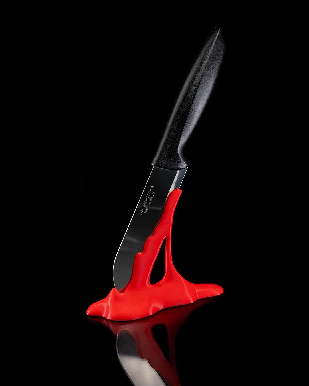 Bloody Sharp Knife Holder, Halloween Spooky Party Decoration, Whimsical Seasonal Display, Haunted House Accent, Fun Fall
